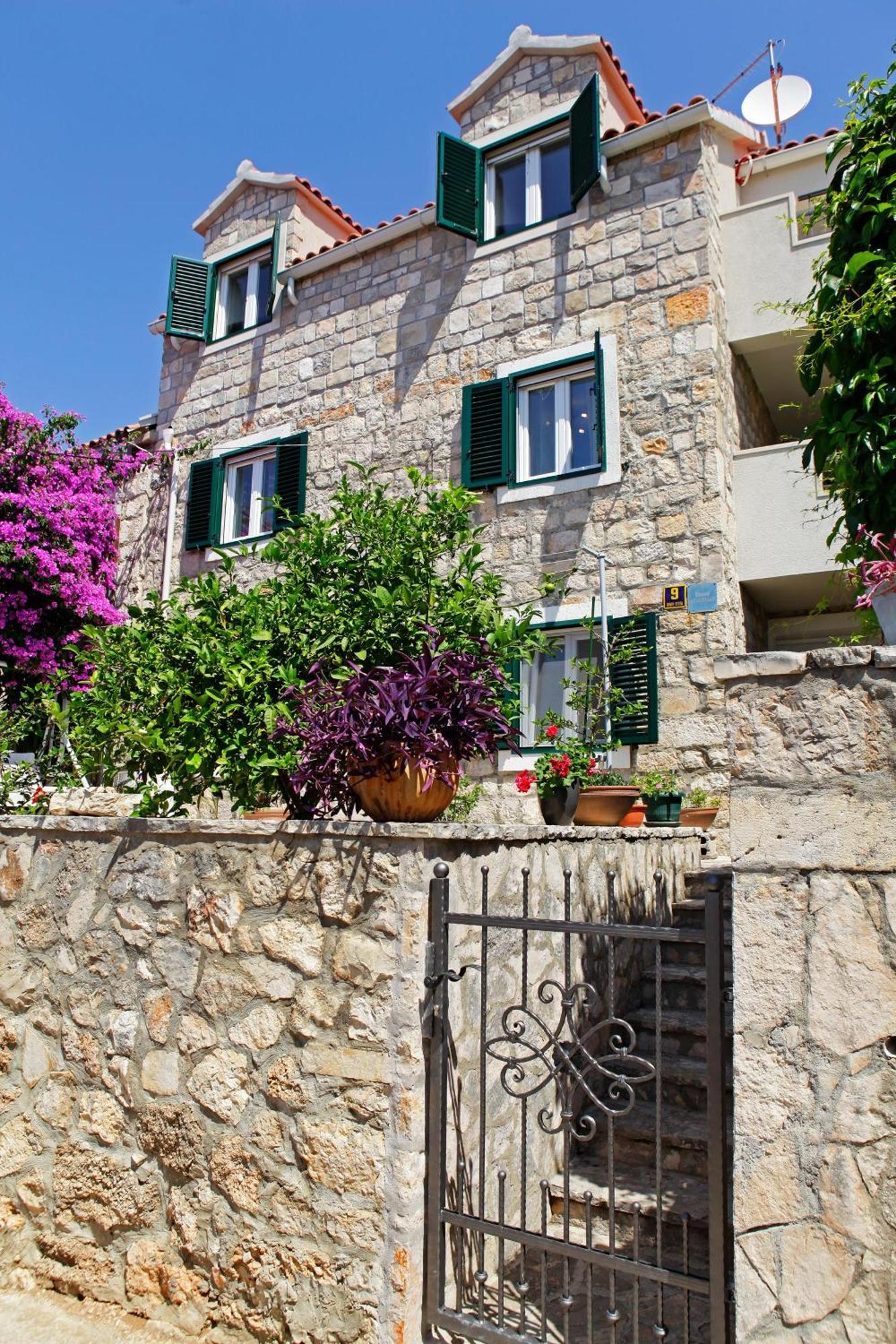 Vanja Apartment *